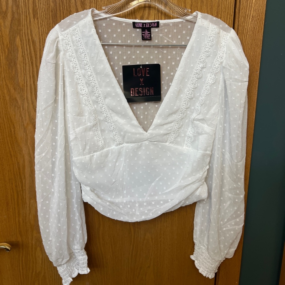 White v-neck textured blouse